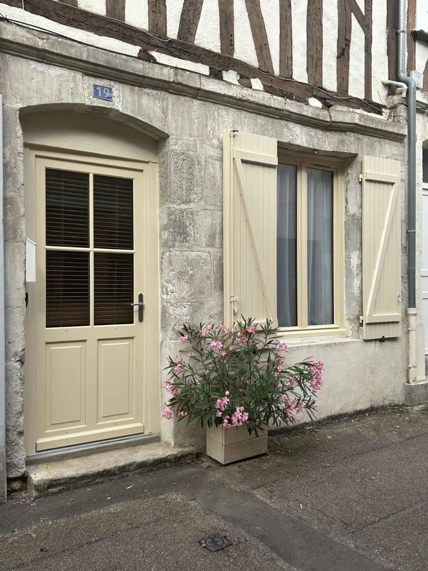 L'Annexe De L'Abbaye Apartment Auxerre Exterior photo